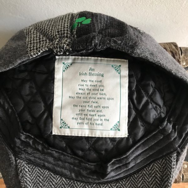 IRISH FLAT CAP GREY PATCHWORK IRELAND AND CLOVER LOGO NO BUTTON - Image 4