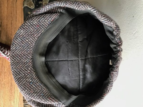 NEWSBOY 8PANEL BLUE CAP TWEEED V PATTERN BUTTON TOP - Image 2